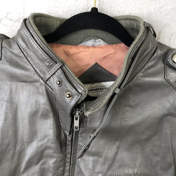 Vintage Members Only Jacket Mens 46 Gray Leather Bomber Moto Epaulets 80s - Picture 7 of 16